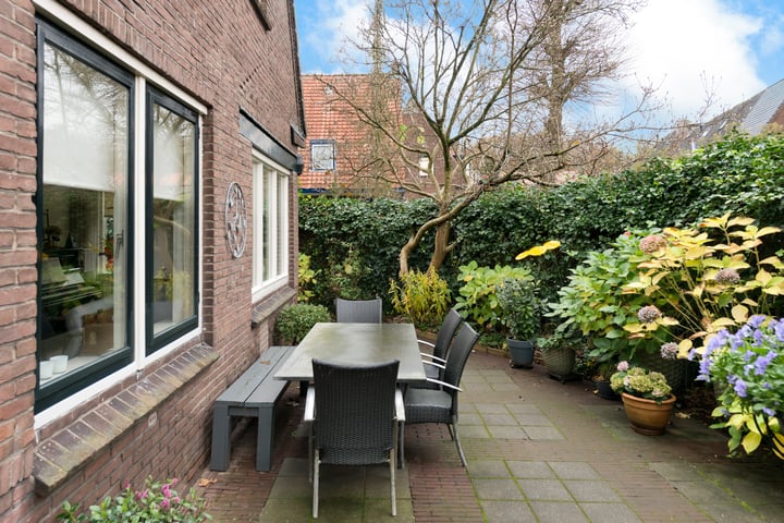 Bekijk foto 42 van Backerstraat 2