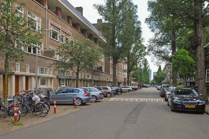 Bekijk foto 33 van Michelangelostraat 15-II