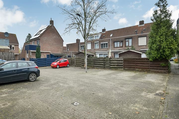 Bekijk foto 29 van Woudrichemstraat 33