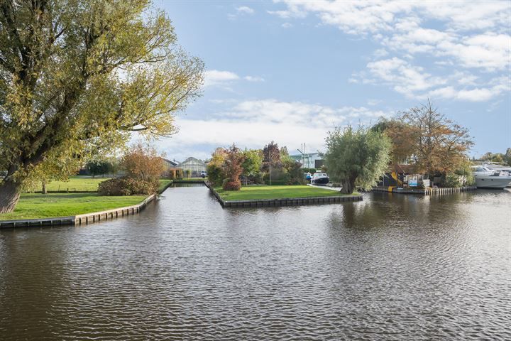 Bekijk foto 20 van Aalsmeerderdijk 569