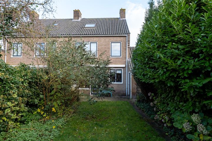 Bekijk foto 29 van Terpstraat 12