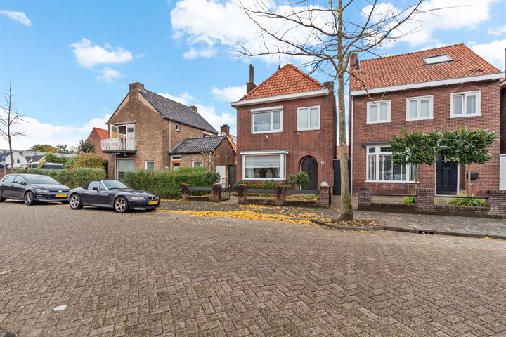 Bekijk foto 1 van Sint Josephstraat 80