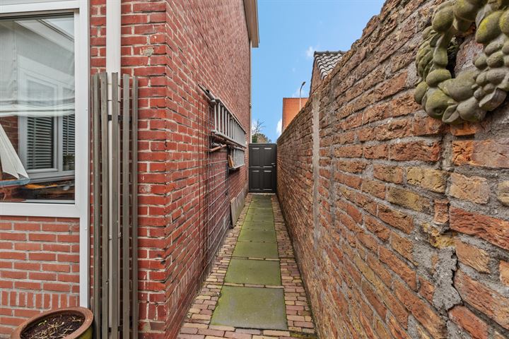 Bekijk foto 38 van Sint Josephstraat 80