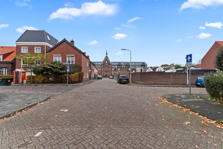 Bekijk foto 44 van Sint Josephstraat 80