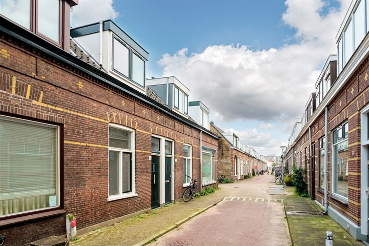 Bekijk foto 2 van Eliza Dorusstraat 52