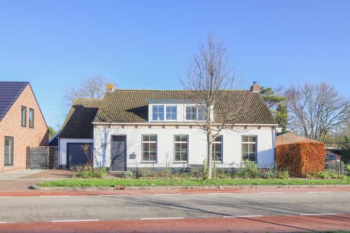 Bekijk foto 1 van Haltestraat 67