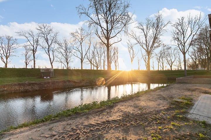 Bekijk foto 36 van Willem de Kooning Allee 59