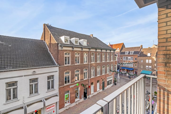 Bekijk foto 2 van Kruisherenstraat 203