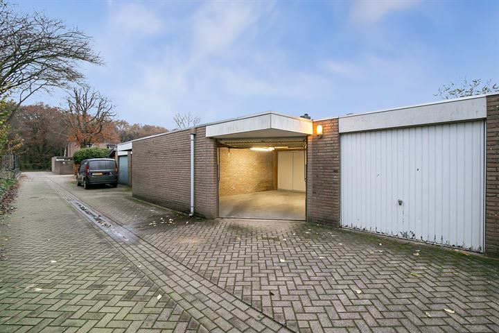 Bekijk foto 43 van Dakdekkerstraat 10