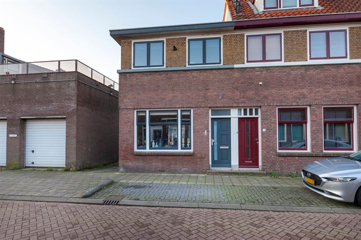 Bekijk foto 1 van Staringstraat 1