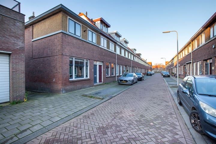 Bekijk foto 5 van Staringstraat 1