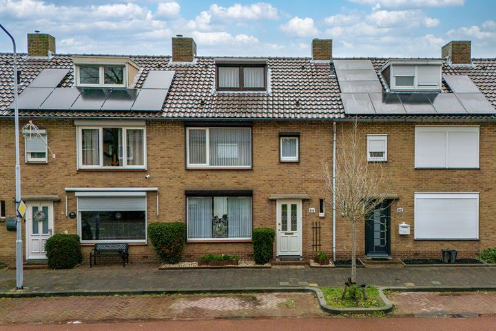 Bekijk foto 1 van Vastenavondkampstraat 84