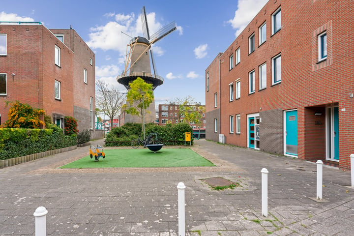 View photo 1 of Dirk Gerhardtstraat 21