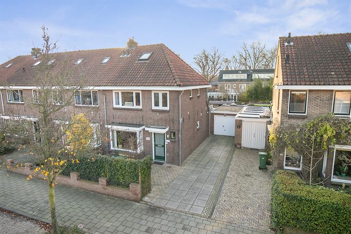 Bekijk foto 5 van Van Velzenstraat 17