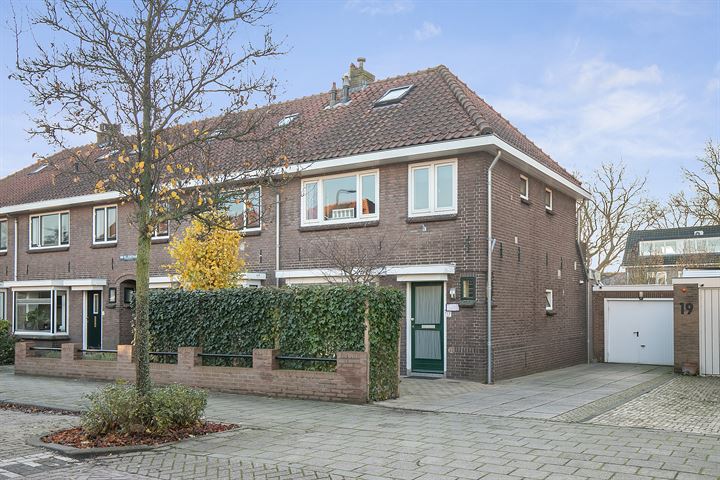 Bekijk foto 7 van Van Velzenstraat 17