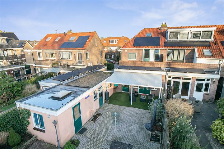 Bekijk foto 34 van Van Velzenstraat 17