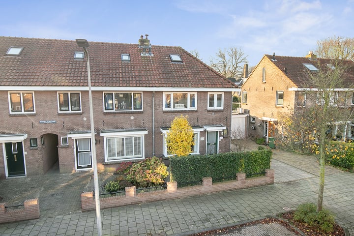 Bekijk foto 37 van Van Velzenstraat 17