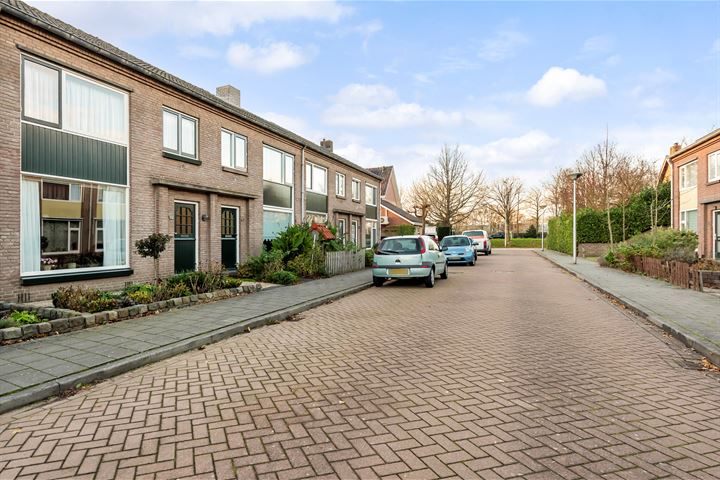 Bekijk foto 21 van van der Bijlstraat 45