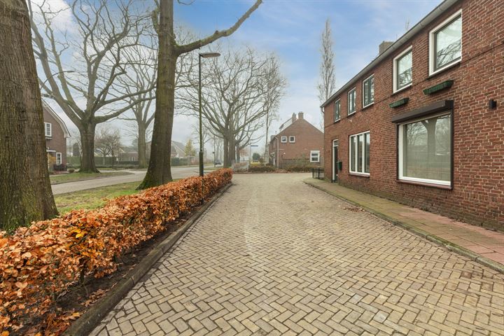 Bekijk foto 51 van Spoorstraat 31