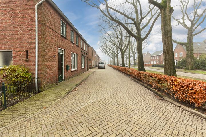 Bekijk foto 48 van Spoorstraat 31