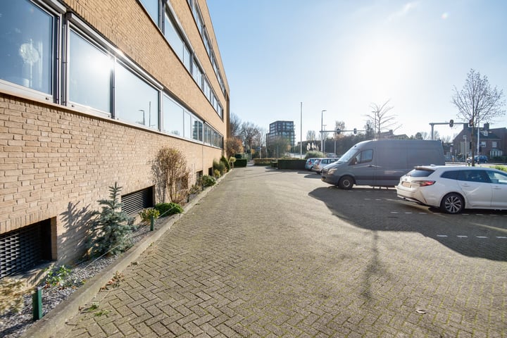 Bekijk foto 10 van Ringbaan-Oost 240-18