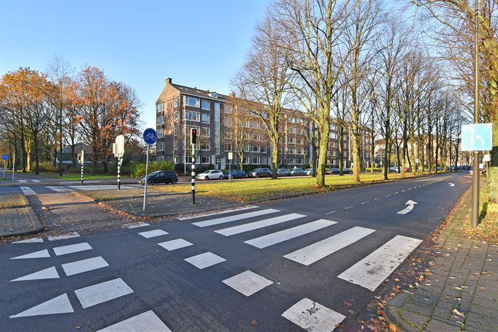 Bekijk foto 32 van Huis te Landelaan 394