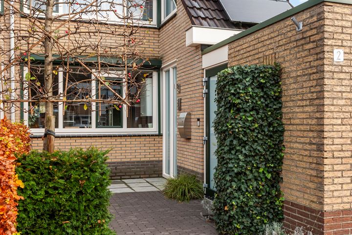 Bekijk foto 4 van Dokter P. Oosthoekstraat 2