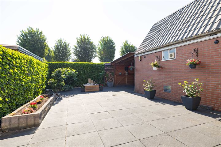 View photo 32 of Alteveerstraat 113