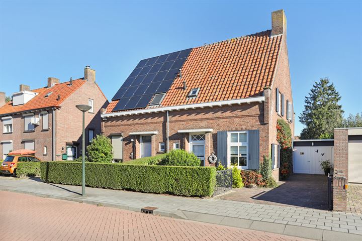 Bekijk foto 1 van Ophoviusstraat 11