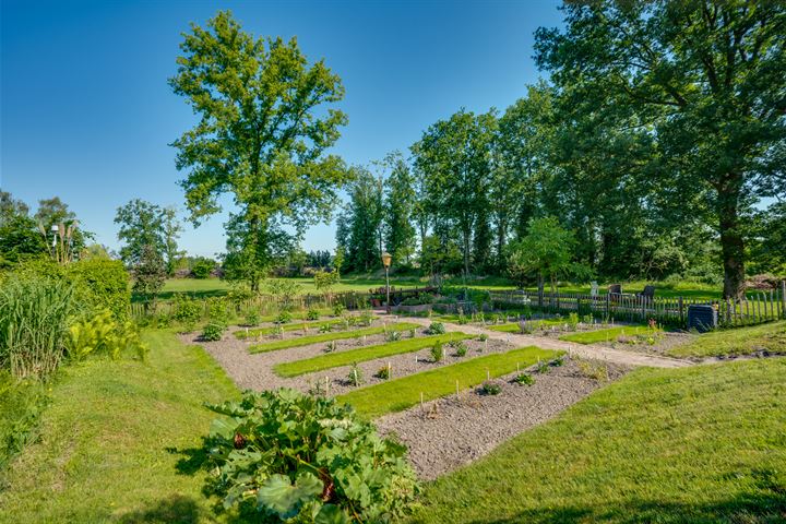 Bekijk foto 49 van Oude Bredasepostbaan 2-A