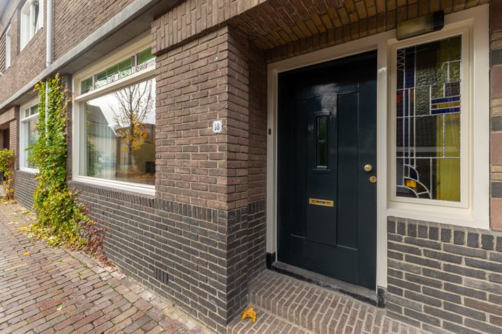 Bekijk foto 7 van Overhovenerstraat 18