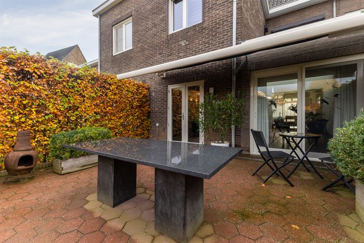 Bekijk foto 31 van Overhovenerstraat 18