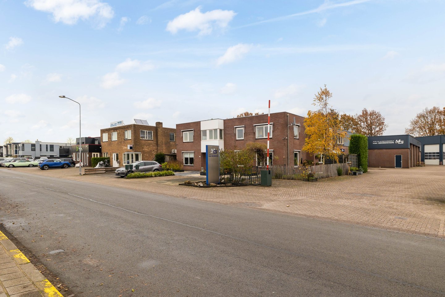 Bekijk foto 3 van Voltastraat 12