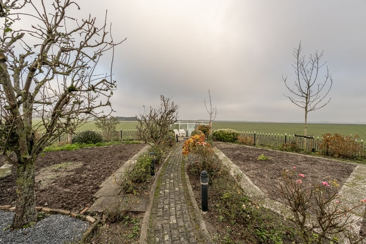 Bekijk foto 30 van Gorzenweg 2