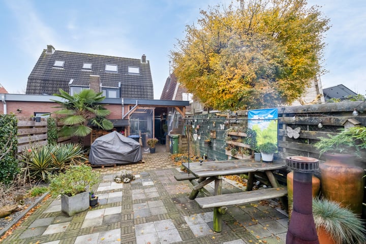 Bekijk foto 31 van Tulpstraat 12