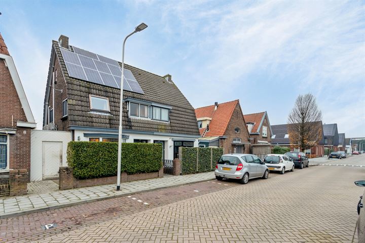 Bekijk foto 32 van Tulpstraat 12