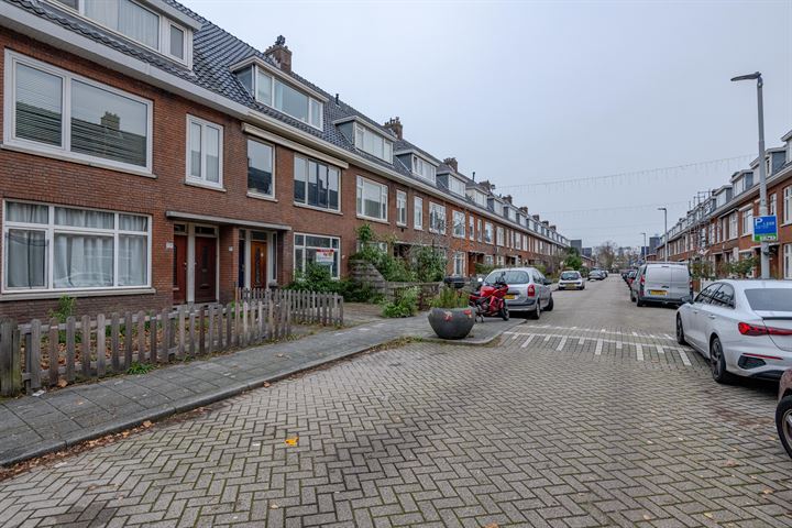 Bekijk foto 1 van Nieuwenhoornstraat 75-A