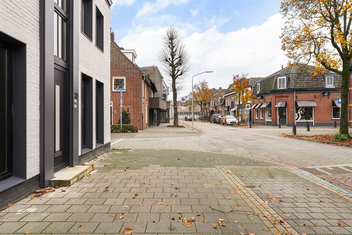 Bekijk foto 50 van Breukelsestraat 28