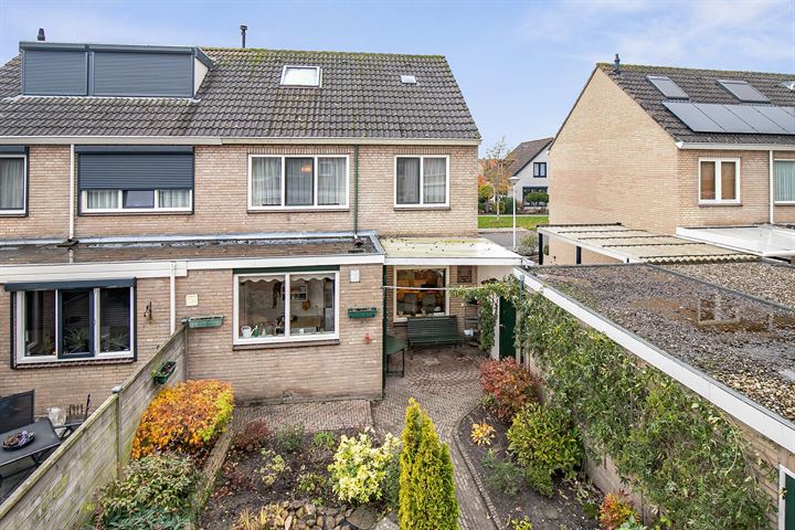 Bekijk foto 46 van Lijsterbesstraat 19