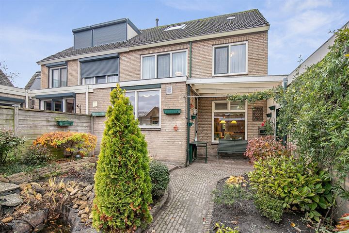 Bekijk foto 48 van Lijsterbesstraat 19