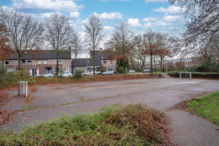 View photo 53 of Wethouder Lommenstraat 14