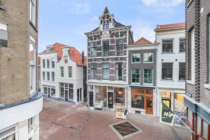 Bekijk foto 1 van Hoogstraat 182-B