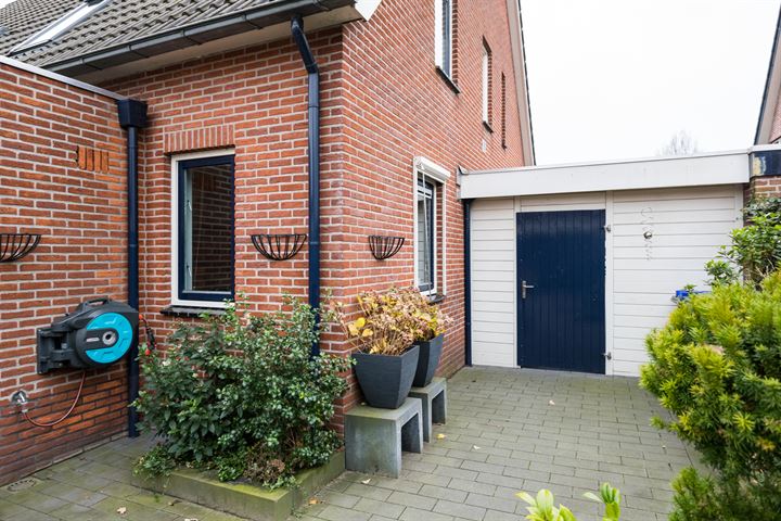 Bekijk foto 49 van Spreeuwstraat 48