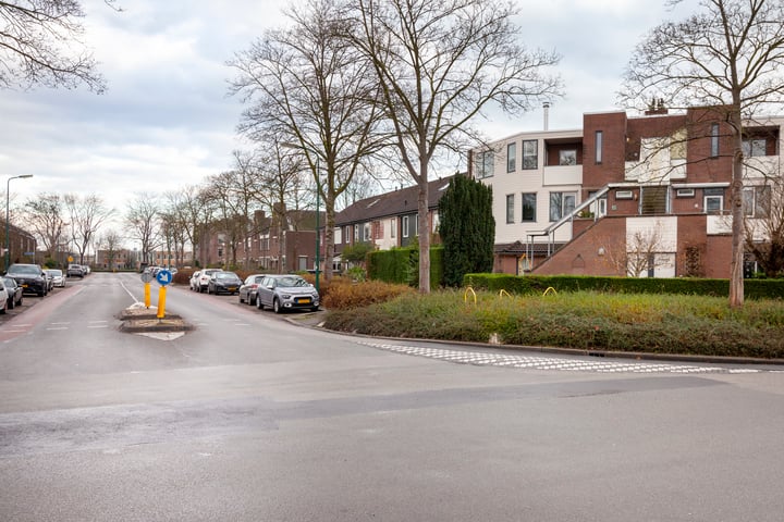 Bekijk foto 19 van Veldbloemenlaan 87