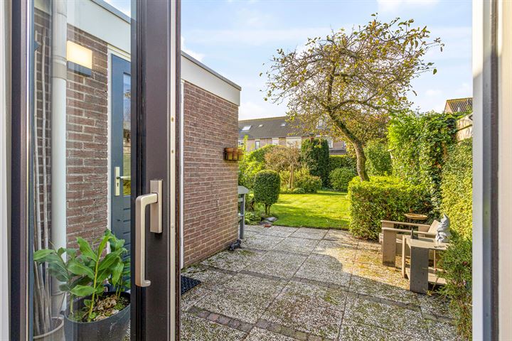 View photo 23 of Lijsterbesstraat 38