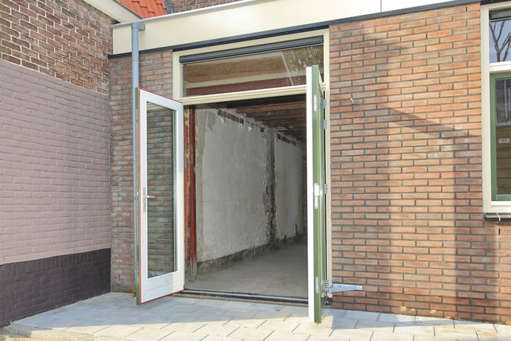 Bekijk foto 9 van Emostraat 39