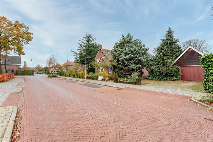 Bekijk foto 43 van Lindenlaan 1