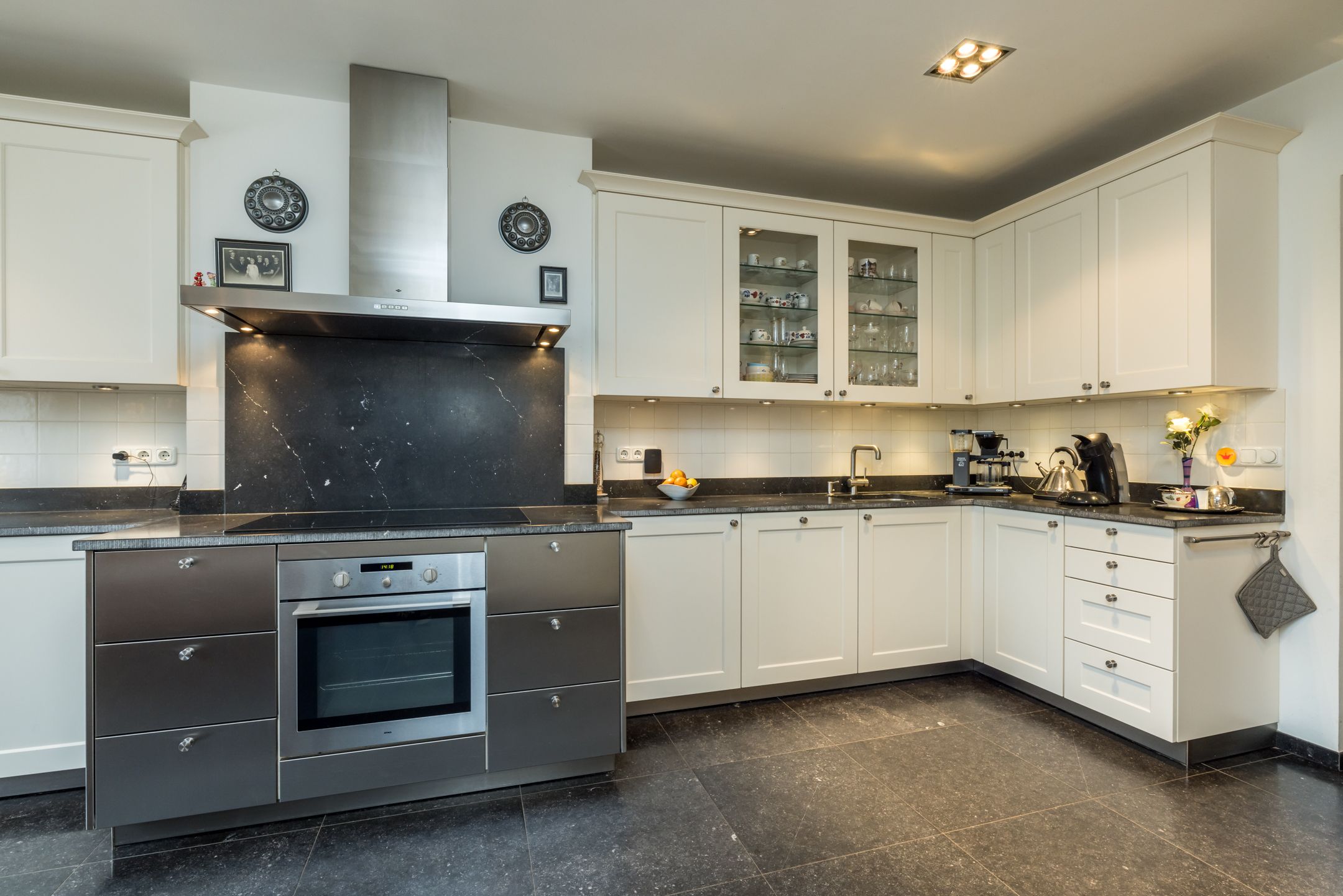 Foto 15 van Nierhoven 10