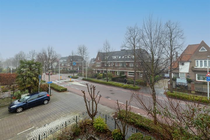 Bekijk foto 40 van Graaf Florisweg 57