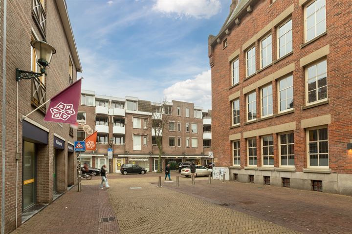 Bekijk foto 36 van Museumstraat 67